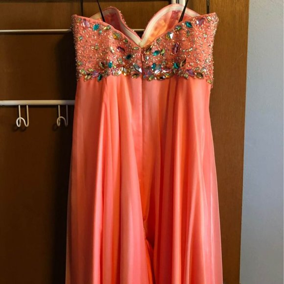 PROM DRESS - Picture 3 of 4